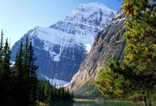 jiuyou官方网站：[NBA]兰德尔分球中路 麦克丹尼尔斯滑翔劈扣.